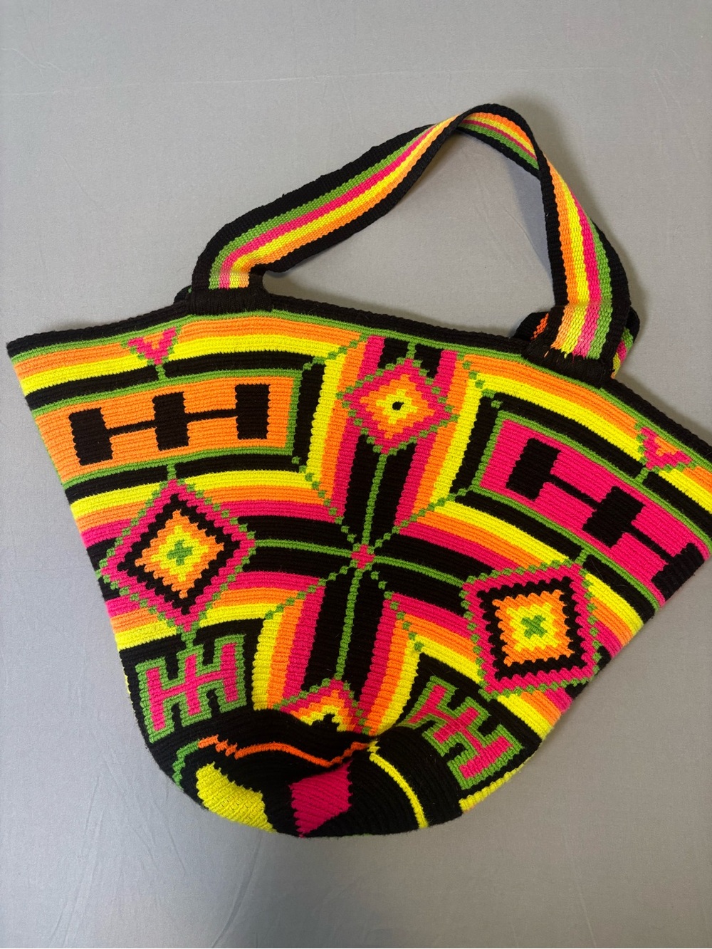 Gorgeous Wayuu Mochila Handwoven Neon Multicolor Geometric Tote Bag - Picture 6 of 6